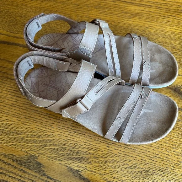Merrell Women's Tan Strappy Sandals - Picture 5 of 8